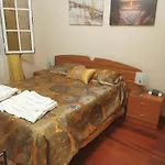 ホームステイ The Sun Edge House