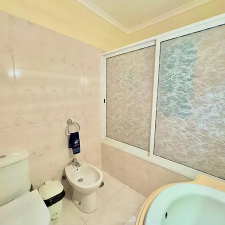 Проживание в семье The Sun Edge House Понта-ду-Сол