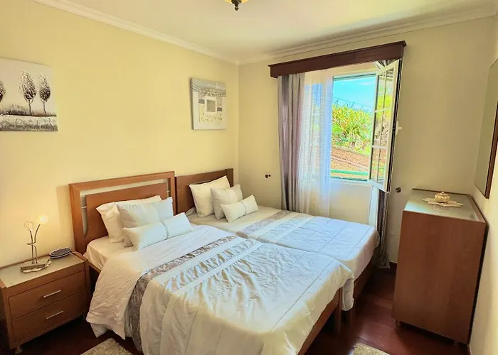 The Sun Edge House * Ponta do Sol (Madeira)